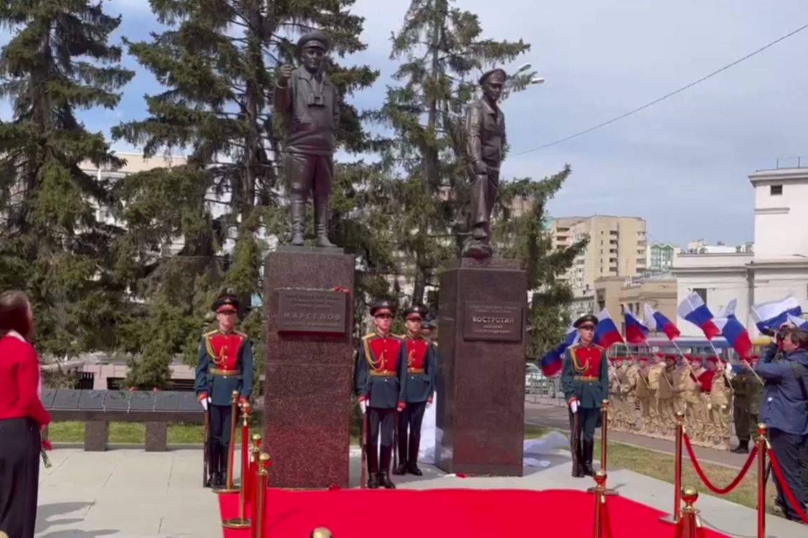 В Екатеринбурге открыли памятник Герою Советского Союза Валерию Востротину  - «Уральский рабочий»